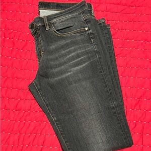 Escada Black Skinny Jeans with Sleek Design